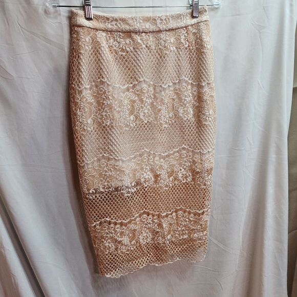 Elliatt Mood Peach Lace Pencil Skirt Size Small - Picture 11 of 15